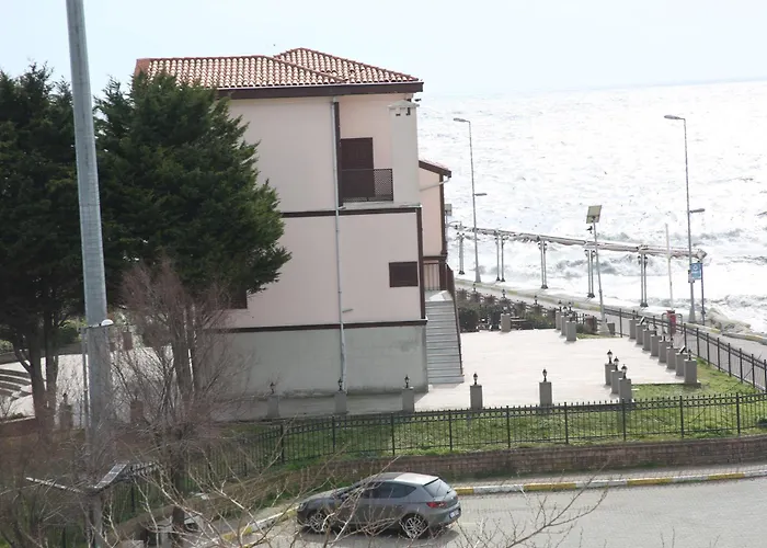 Asim Ve Nurhan Kocabiyik Oegretmenevi * Istanbul