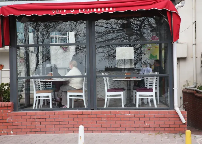 Asim Ve Nurhan Kocabiyik Oegretmenevi * Istanbul