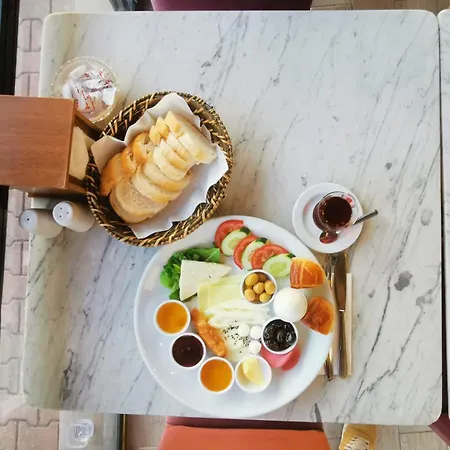 Asim Ve Nurhan Kocabiyik Oegretmenevi * Istanbul