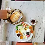 Asim Ve Nurhan Kocabiyik Oegretmenevi * Κωνσταντινούπολη