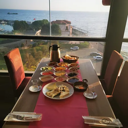 ホテル Asim Ve Nurhan Kocabiyik Oegretmenevi *