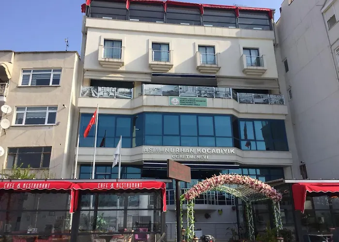 Asim Ve Nurhan Kocabiyik Oegretmenevi Provincia di Istanbul